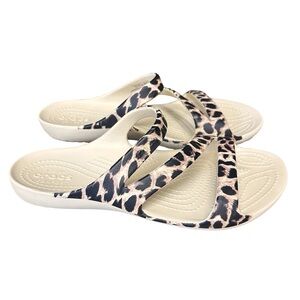 Crocs Leopard Animal Print Sandals Women’s Size 7 Iconic Crocs Comfort